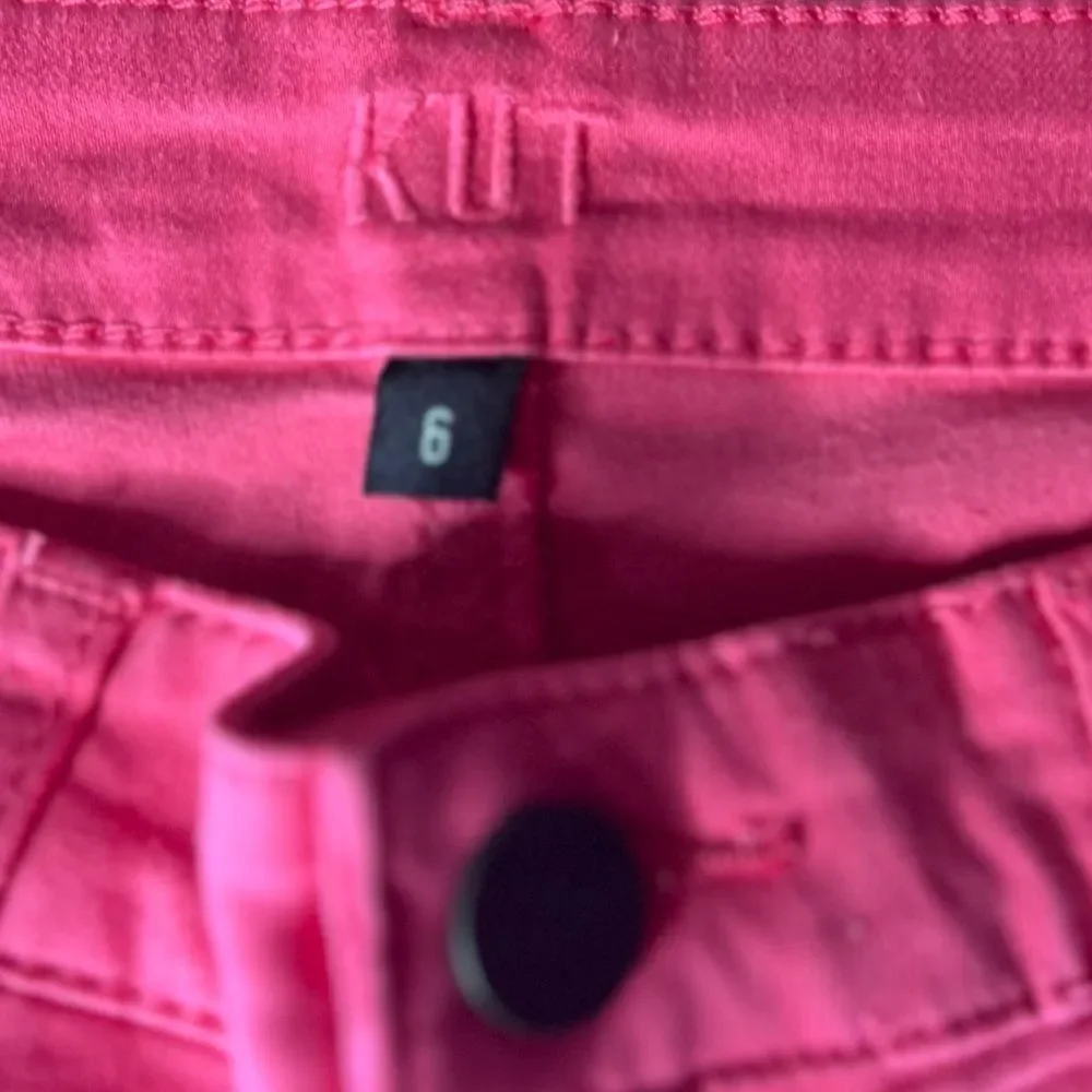 KUT from the Kloth Crop Skinny Stretch Denim Jean in Honeysuckle, Size 6. NWT!